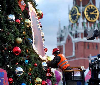 Монтаж больших ёлок в Ижевске